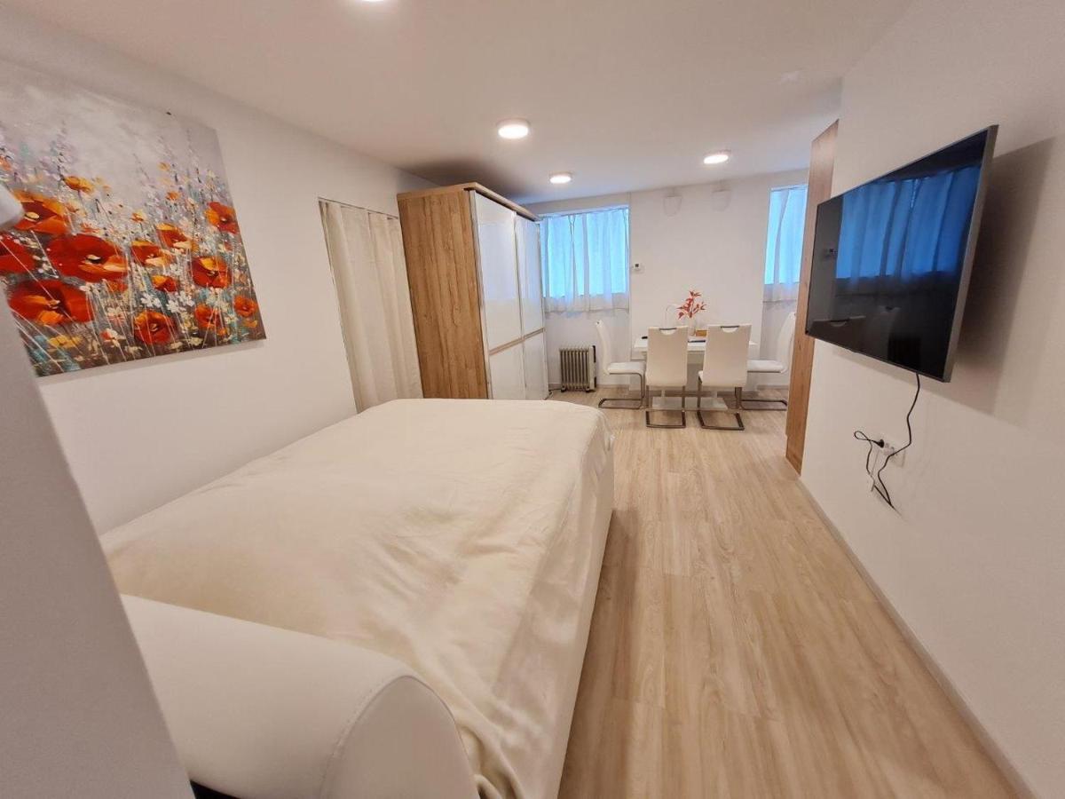 Studio Apartment Gea 2 Tour As Ljubljana Ngoại thất bức ảnh