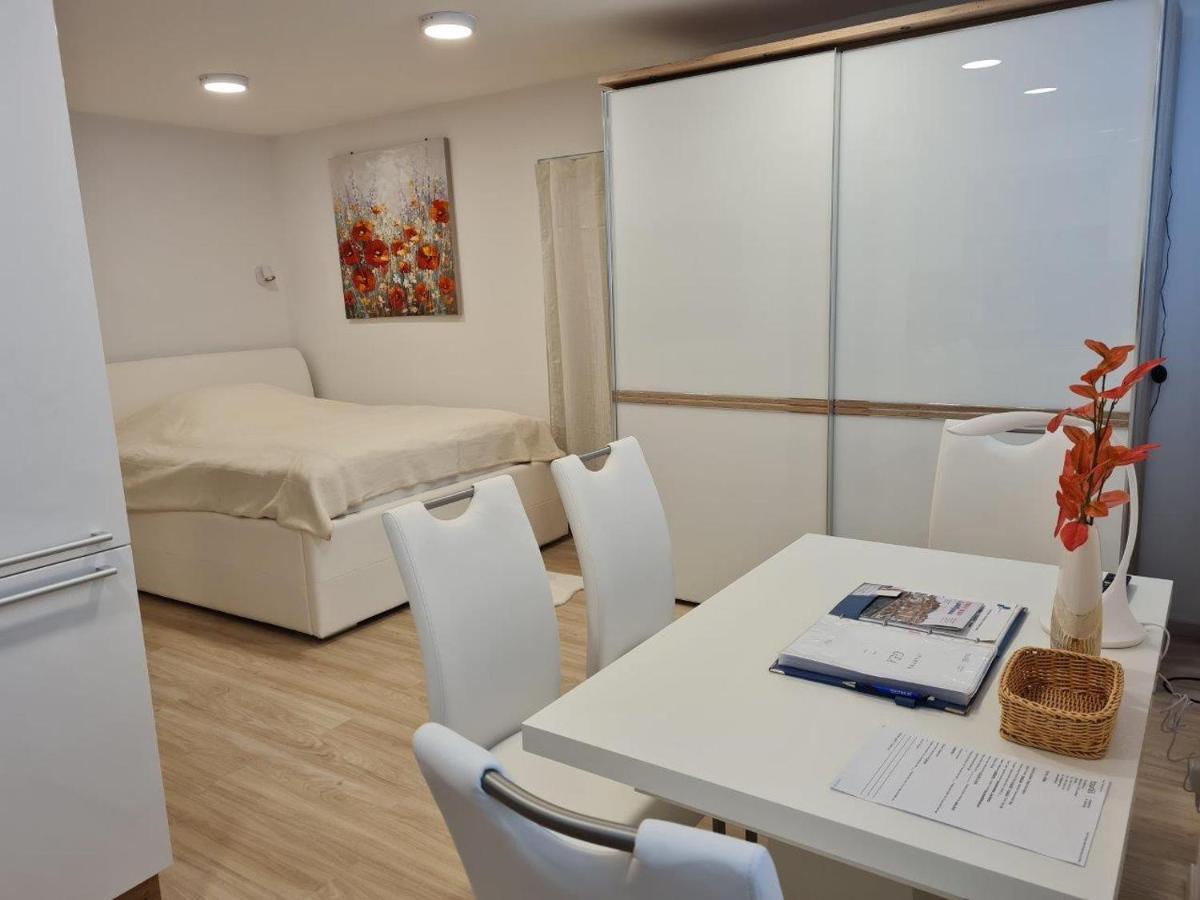 Studio Apartment Gea 2 Tour As Ljubljana Ngoại thất bức ảnh